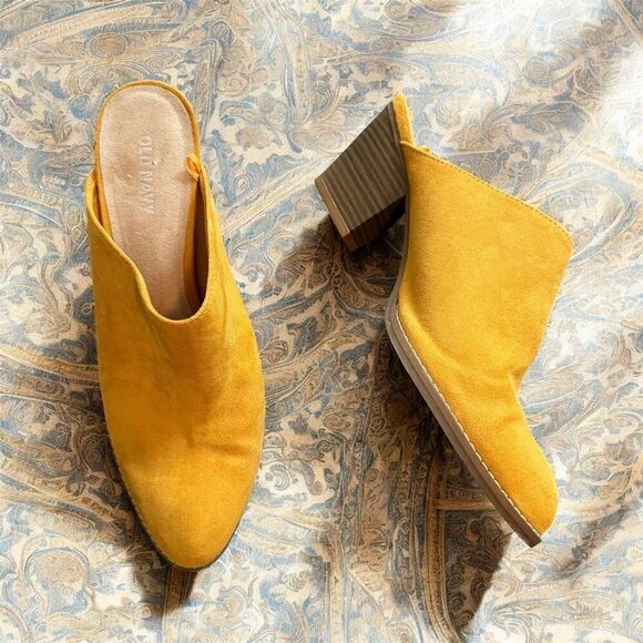 Old Navy Yellow Pointed Toe Mules Slip On 7.5 Faux Suede - Picture 3 of 6